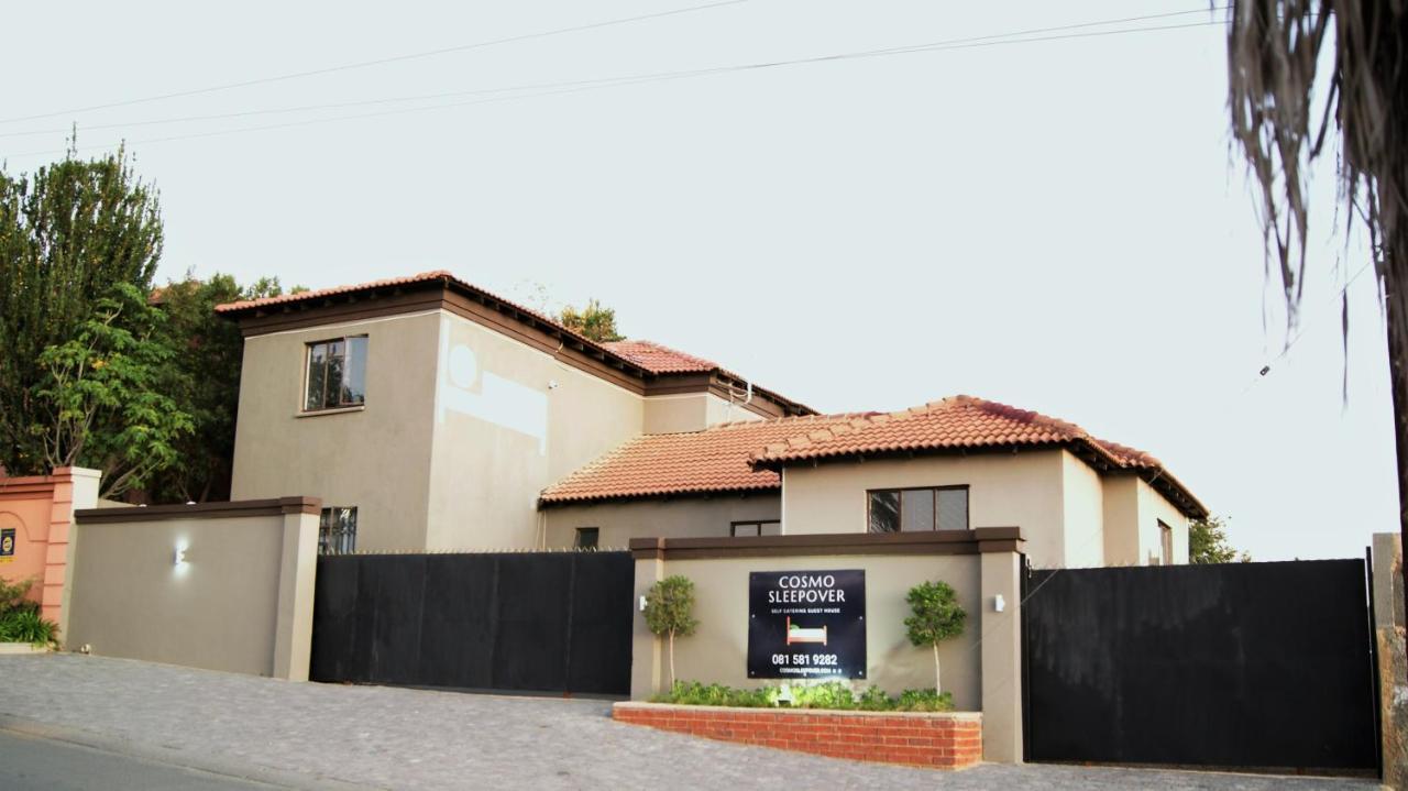 Cosmo Sleepover Roodepoort Extérieur photo