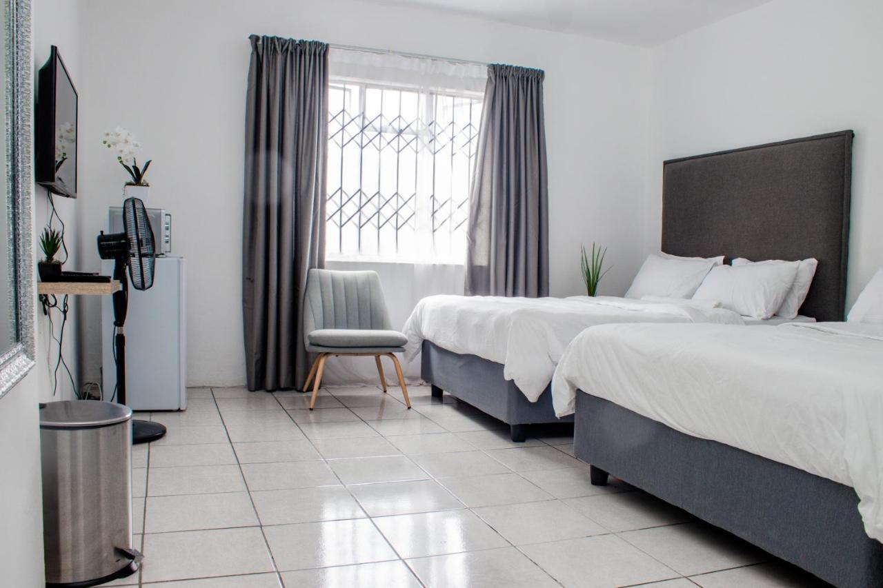 Cosmo Sleepover Roodepoort Extérieur photo