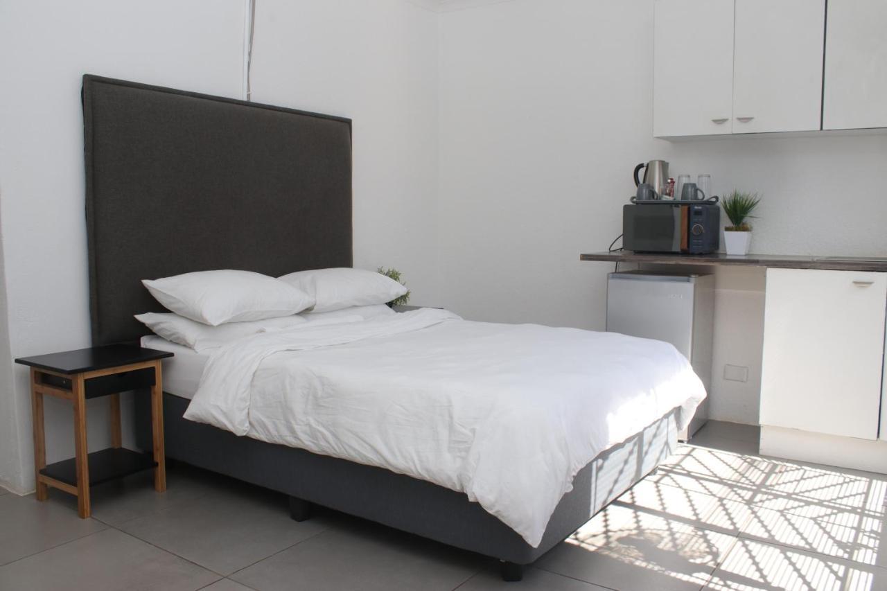Cosmo Sleepover Roodepoort Extérieur photo